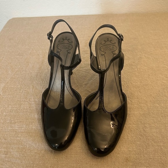 Circa Joan & David size 9 Leather sole black dress shoes - Picture 1 of 6